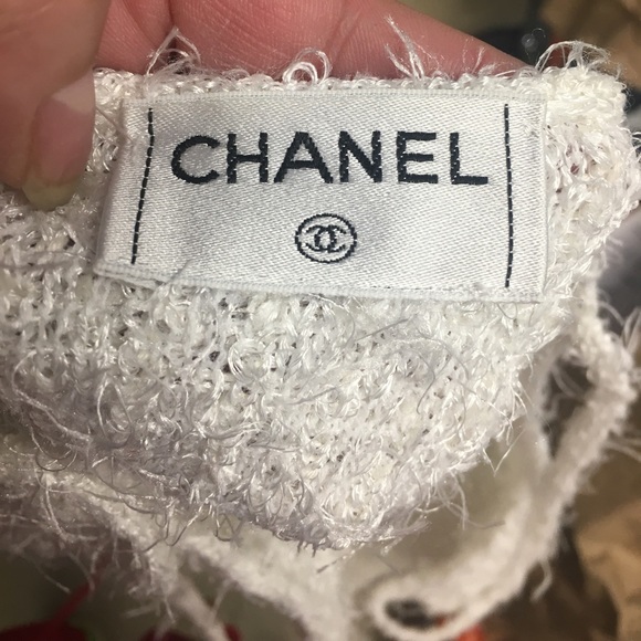 New With Tags CHANEL White fuzzy twinset w/tank & short sleeve 1-button cardigan - Picture 11 of 17